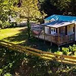 Mobil-home Confortable Avec Terrasse Pour 6 Personnes - Api-1-52-836 Campsite
