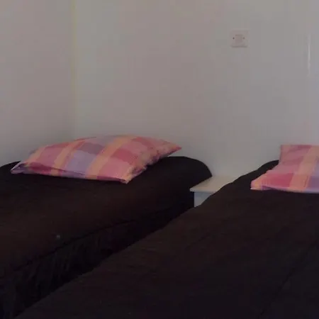 Campsite Mobil-home Confortable Avec Terrasse Pour 6 Personnes - Api-1-52-836 La Cassagne