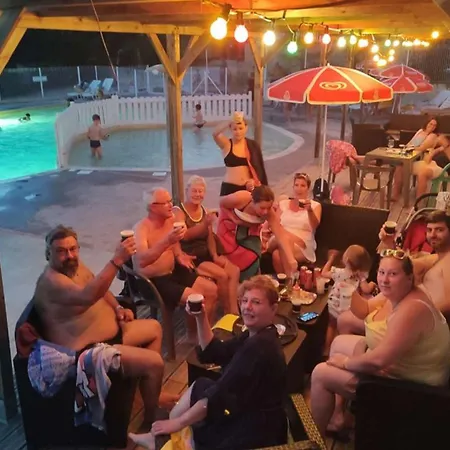 Mobil-home Confortable Avec Terrasse Pour 6 Personnes - Api-1-52-836 Kemp *