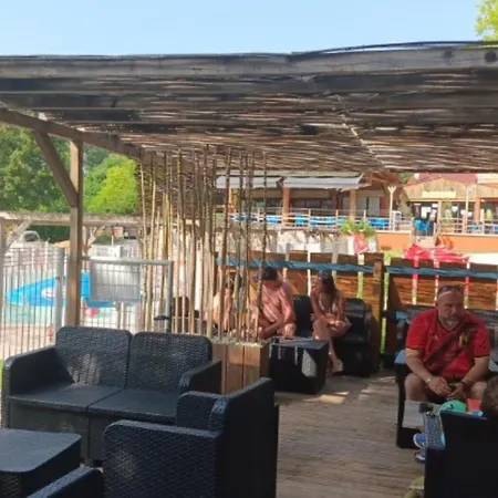 Mobil-home Confortable Avec Terrasse Pour 6 Personnes - Api-1-52-836 La Cassagne