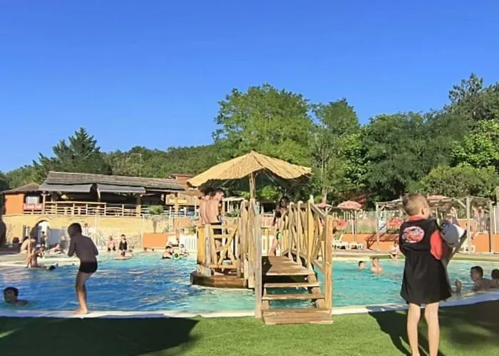 Campsite Mobil-home Confortable Avec Terrasse Pour 6 Personnes - Api-1-52-836